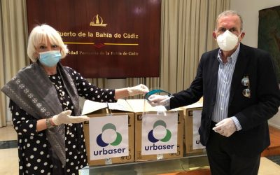 The Port Authority receives 250 protective visors donated by Urbaser