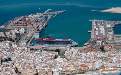 La Junta, el Ayuntamiento de Cádiz y la Autoridad Portuaria firman un protocolo para la adecuación y apertura del borde marítimo portuario de la ciudad