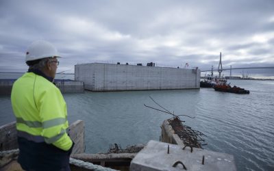 Fondeados los ocho cajones que forman la línea de atraque de la segunda fase de la Nueva Terminal de Contenedores